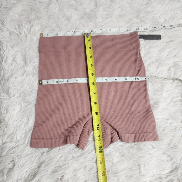 3pcs-SKIMS STRETCH RIB BUNDLE IN ROSE CLAY/NWT/S/M- THONG, SHORT & HIGH NECK BRA - Picture 16 of 16